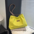 Sac cabas en toile jaune matelassé avec écusson Creative Cat et anses marron - Vert-Jaune (Sans Pendentif)
