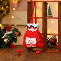 Dettaglio del sacchetto regalo di Natale rosso con pupazzo di neve 3D e bordo bianco - Pupazzo di neve