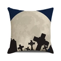Detalle de funda de cojín de Halloween con luna llena y silueta de cementerio - 45x45 cm / Estilo Cruz de Luna (1)
