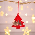 Addobbo per albero di Natale in feltro con renna 3D e alberi ricamati su base rossa - Modello Albero di Natale Rosso