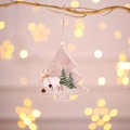 Ciondolo per albero di Natale in feltro rosa con renna in legno e ricamo su ramo - Albero di Natale Grigio