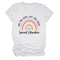 Détail du t-shirt blanc en coton avec arc-en-ciel et slogan see the able label imprimé - Blanc (Texte Noir)