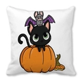 Detail des quadratischen Halloween Kissenbezugs mit Cartoon schwarze Katze im Kürbis - Schwarze Katze im Kürbis (1)