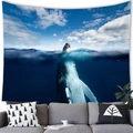 Tapiz de ballena jorobada sobre un sofá gris para una decoración oceánica serena y moderna - 100x70(Piel de Melocotón) / Fotografía Realista de Ballena