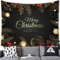 Detalle de tapiz navideño con ramas de pino doradas y bolas sobre un sofá gris - 100x70(Piel de Melocotón) / Diseño Bola Roja Rama de Pino Negro Oro (14)