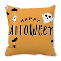 Detail des orangen Halloween-Kissenbezugs mit Happy Halloween Text und Geistern - Kürbisorange Happy Halloween Geist Fledermaus (13)