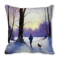 Kerstkussen van perzikhuidstof met olieverfschilderij van persoon die hond uitlaat in de sneeuw - 45x45cm / Wandeling Bij Winterse Schemering Stijl (20)