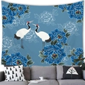 Dettaglio di un arazzo in stile giapponese con gru e fiori sopra un divano grigio - 100x70(Pelle di Pesca) / Gru Peonia Blu (7)