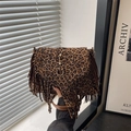 Sac bandoulière chic à motif léopard avec franges et fermoir anneau doré pour femmes - Léopard Brun