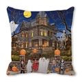 Halloween-Kissenbezug mit Spukhaus-Motiv und Kindern beim Süßes-oder-Saures-Sammeln - Illustration viktorianisches Geisterhaus Trick or Treat (27)