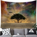 UFO und Planeten Wandteppich über einem grauen modernen Sofa im Wohnbereich - Stil 10