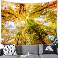 Arazzo con bosco autunnale e foglie d'acero dorate sopra un divano grigio - 100x70(Peluche Corto) / Stile Foresta Autunnale verso l'Alto (17)
