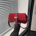 Rote Baguette-Schultertasche aus Premium-Leder mit silberner H-Metallschnalle - Rot