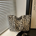 Borsa tote leopardata in velluto a coste capiente per il tempo libero e l'ufficio - Bianco