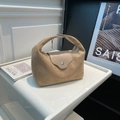 Minimalistische hobo-tas van camel suède met patchwork van leer en zilveren metalen gesp - Khaki