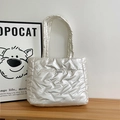 Gewatteerde puffer tote bag in parelwit glanzend materiaal met hengsels voor wintergebruik - Wit
