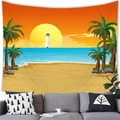 Arazzo con tramonto tropicale, faro e palme appeso sopra un divano grigio - Tramonto al faro (11)