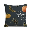 Detail van Halloween Spooky decoratieve kussensloop met handgetekend pompoenmotief op zwart - Spooky Feestelementen (Zwart)