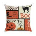 Macro-opname van Halloween kussenhoes met feestelijke Trick or Treat-patronen - Vintage Patchwork Feestcitaten
