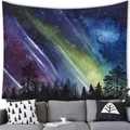 Künstlerischer Wandteppich mit Polarlicht über grauem Sofa in modernem Wohnzimmer-Dekor - 150x150 / Aurora Polarstern (2)