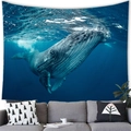 Dettaglio dell'arazzo con balena sopra il divano per l'arredo del soggiorno - 150x100(Pelle di Pesca) / Primo piano di balena del mare profondo (4)