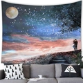 Dettaglio dell'arazzo con pianeta stellato e silhouette romantica su un divano - 150x100cm / Stile 9 (Peluche Corto)
