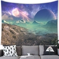 Dettaglio di arazzo con pianeti e galassia sopra un divano moderno nel soggiorno - 200x150cm / Style 14 (Peach Skin Fabric)