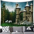 Arazzo foresta incantata con unicorni e castello sopra un divano grigio moderno - Castello e Unicorno Fantasy (1) / 150x100cm (Pelle di pesca)