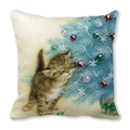 Kerst kussenhoes met schattige gestreepte kat en versierde blauwe boom - Kerstboom en Cyperse Kat (3) / 45x45 cm