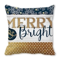 Detail des Merry & Bright Weihnachtskissenbezugs mit goldenen Schneeflocken und Holzoptik - Merry Bright Dunkelblauer Spleiß (11)