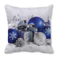 Weihnachtskissenbezug mit blau-silbernen Ornamenten, Schneeflocken und festlichen Boxen - 45x45 cm / Blau Silber Schneeflocken Kugel (7)