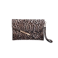 Modische Leopard-Umschlagtasche mit goldenem Metallbesatz und praktischer Handschlaufe - Khaki Leopardenmuster