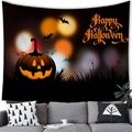 Détail de la tapisserie Happy Halloween avec citrouille sur mur au-dessus du canapé - 100x70cm (Peau de pêche) / Fond noir et citrouille jaune (3)