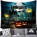 Dettaglio di arazzo di Halloween con zucche e castello sopra un divano grigio - 150x100(Pelle di Pesca) / Castello Gotico (6)