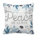 Dettaglio ravvicinato della stampa Peace on Earth su cuscino natalizio quadrato - 45*45cm / Design Peace Bianco con Pino Blu (18)