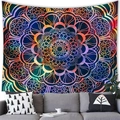 Tenture murale mandala colorée au motif géométrique suspendue au-dessus d'un canapé - 100x70(Peau de Pêche) / Motif 12