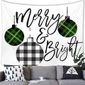 Détail de la tenture de Noël Merry & Bright suspendue au-dessus d'un canapé dans un salon - 150x100(Peau de Pêche) / Boules de Noël à Carreaux (1)