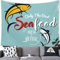 Arazzo da parete con pesci marini appeso sopra un divano in un interno moderno - Stile Illustrazione Pesce Frutti di Mare / 150x100cm (Pelle di pesca)
