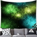 Détail d'une tapisserie mandala bohème suspendue au-dessus d'un canapé dans un salon moderne - 100x70cm / Mandala Étoilé Vert Cyan (14)