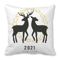 Détail du coussin de Noël avec silhouettes de rennes noires et couronne dorée de Nouvel An - Thème Nouvel An 2021 Double Cerf (24)