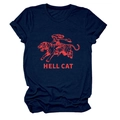 Détail du t-shirt bleu marine avec imprimé graphique Hell Cat rouge et col rond - S / Bleu Marine