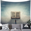 Détail d'une tapisserie de livre magique sur un mur de salon au-dessus d'un canapé - 100cmx70cm / Personne Regardant Un Livre Géant (17)