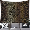 Tenture murale mandala bohème noir et or suspendue au-dessus d'un canapé - 100x70cm / Mandala Ligne Noire Or (9)