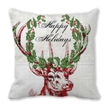 Housse de coussin renne de Noël avec feuillage festif sur tissu peau de pêche - Renne et Couronne de Houx Rouge (12)