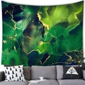 Tapiz de mármol verde y dorado colgado sobre un sofá en una sala de estar moderna - 100cmx70cm / Tapiz de Textura de Mármol (5) / Textura Fluida Verde Profundo Oro
