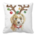 Detail der weichen Pfirsichhaut-Stoffstruktur auf dem Weihnachtshund-Kissenbezug - 45x45 cm / Lockiger Hund Rentiergeweih Kugeln Stil (31)