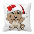 Quadratisches Weihnachtskissen mit süßem Welpen in Nikolausmütze und roter Schleife - Jagdhund Welpe Schleife Weihnachtsmütze Stil (4)