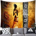 Arazzo d'arte astratta donna africana appeso sopra un divano grigio in un interno - 200X150 / Design Donna Vestito Giallo (Stile 2)