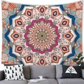 Tapiz de mandala bohemio con motivos circulares vibrantes colgado sobre el sofá - Mandala Rosa Rojo Azul Lago(11) / 150x130cm (Piel de melocotón)