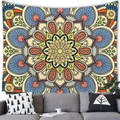 Arazzo mandala bohémien con motivi geometrici colorati appeso sopra un divano moderno - Pelle di Pesca (Pelle di Pesca) / 150x100 / Stile Mandala 4 (4)